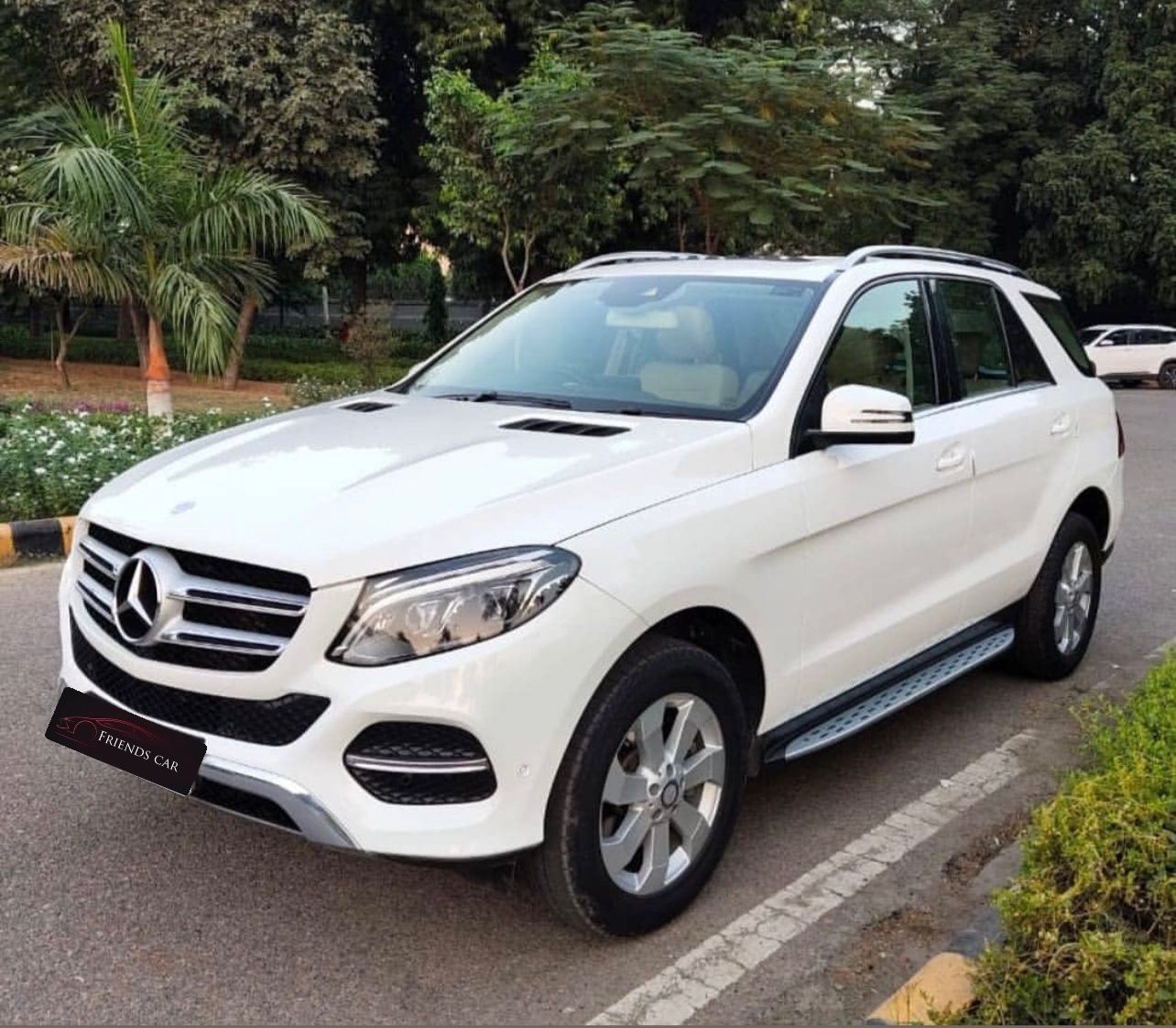 A family on a road trip with a self drive cars in mumbai from our Mumbai fleet.